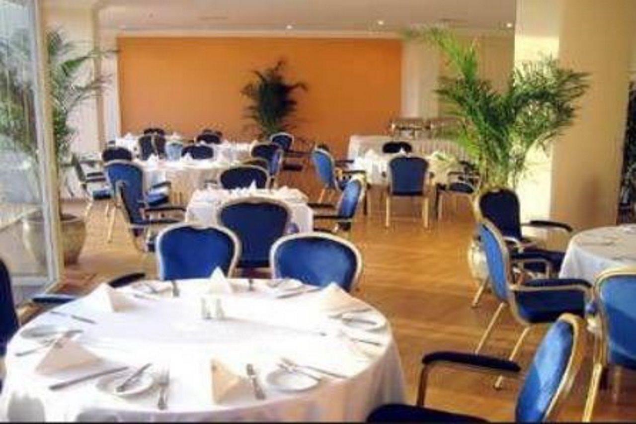 Hotel The Royal Express Sharq à Koweït Extérieur photo