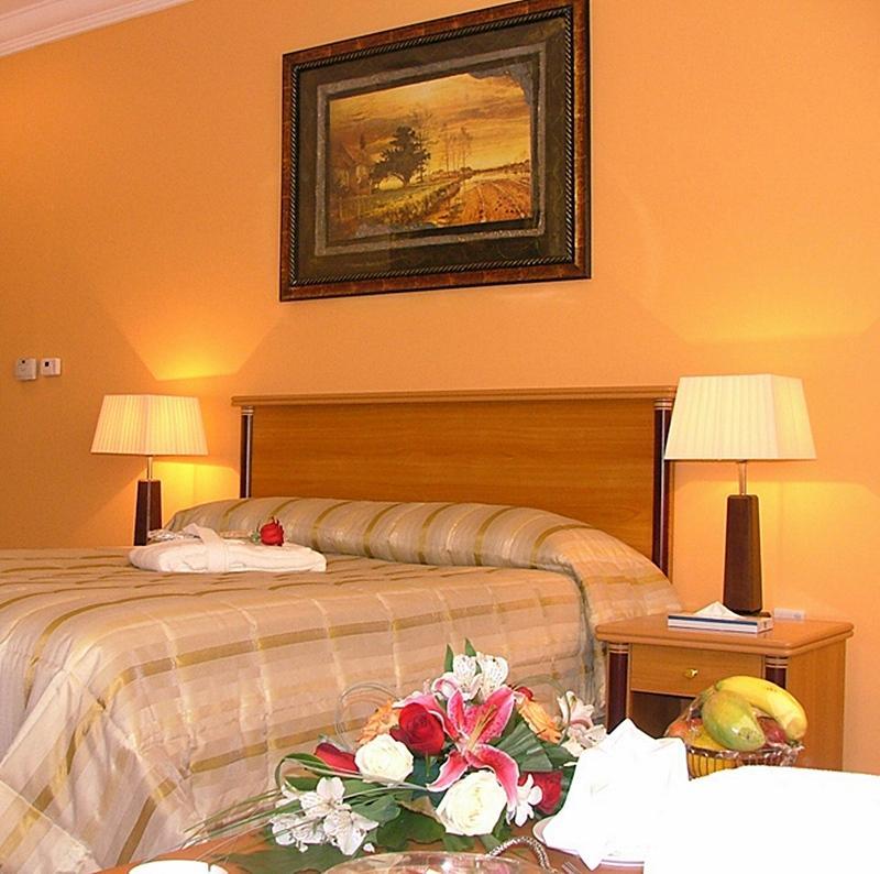 Hotel The Royal Express Sharq à Koweït Extérieur photo