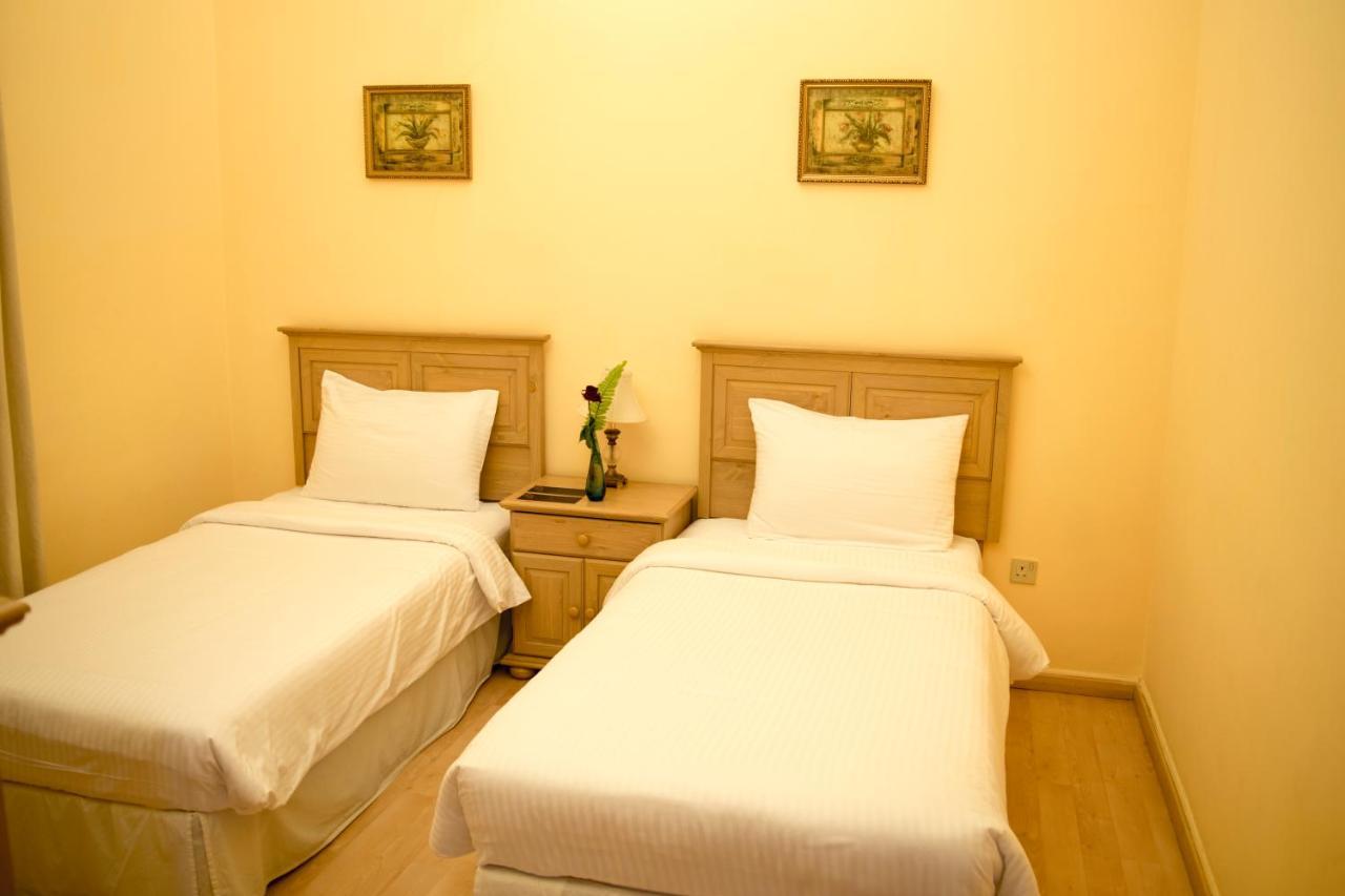 Hotel The Royal Express Sharq à Koweït Extérieur photo