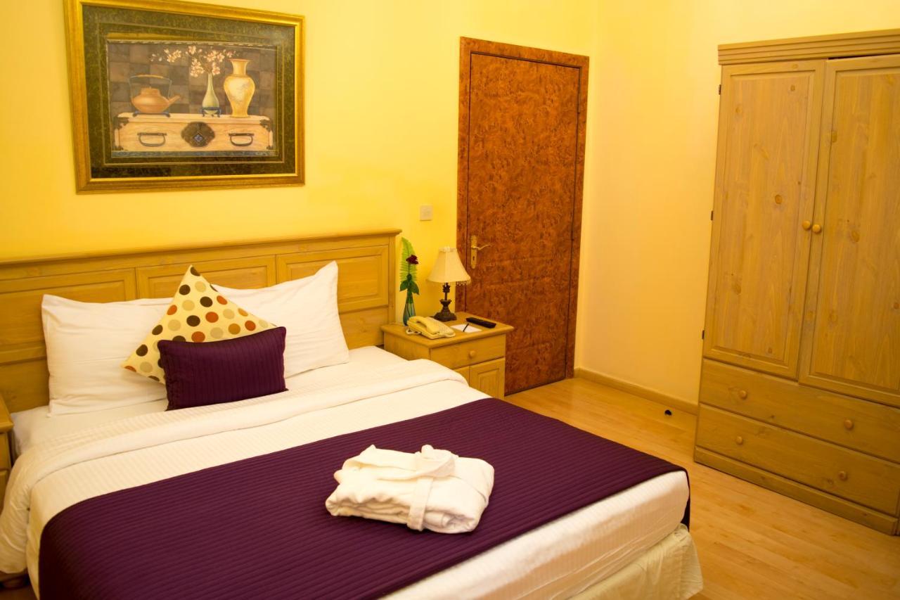 Hotel The Royal Express Sharq à Koweït Extérieur photo