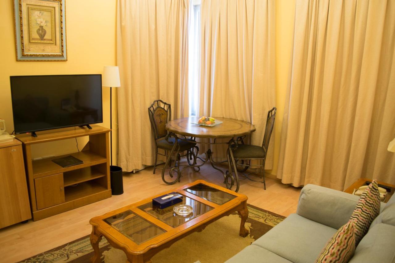 Hotel The Royal Express Sharq à Koweït Extérieur photo